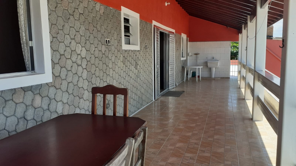 VENDO CASA COM 02 SALÕES NO PA